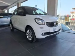 Bianco/nero Usata 2017 Smart ForFour Passion Due volumi | 12.890 € (Buon prezzo)