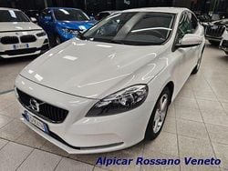 Bianco pastello Usata 2018 Volvo V40 Plus Tre volumi | 14.000 € (Buon prezzo)