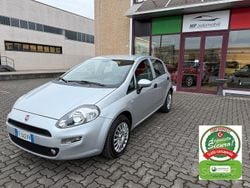 Grigio Usata 2016 Fiat Punto Lounge Tre volumi | 5990 € (Buon prezzo)