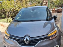Grigio Usata 2018 Renault Captur SUV | 13.700 € (Cara)