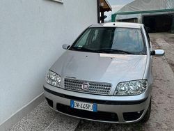 Grigio Usata 2009 Fiat Punto Due volumi | 2200 €