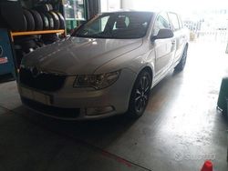 Grigio Usata 2009 Skoda Superb Tre volumi | 7500 € (Molto cara)