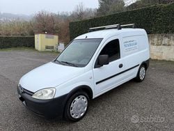 Bianco Usata 2011 Opel Combo Tre volumi | 2800 €