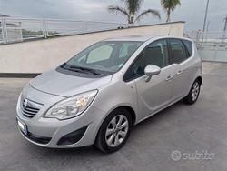 Argento Usata 2011 Opel Meriva Cosmo Monovolume | 5499 € (Buon prezzo)
