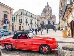 Rosso Usata 1950 Mercedes 190 Tre volumi | 90.000 €