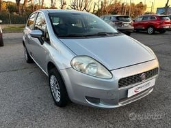 Grigio Usata 2009 Fiat Grande Punto Due volumi | 2980 € (Buon prezzo)