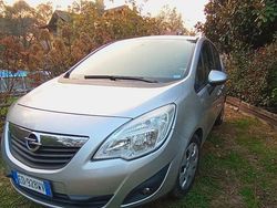 Grigio Usata 2011 Opel Meriva Cosmo Monovolume | 3800 € (Buon prezzo)
