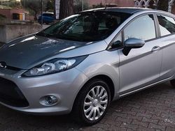 Argento Usata 2011 Ford Fiesta Titanium Tre volumi | 7690 € (Molto cara)