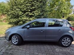 Grigio Usata 2007 Opel Corsa Tre volumi | 2900 € (Buon prezzo)