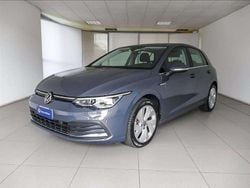 Dolphin grey metallizzato Usata 2021 VW Golf VIII Style Tre volumi | 21.900 € (Buon prezzo)
