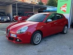 Rosso Usata 2015 Alfa Romeo Giulietta Exclusive Tre volumi | 4900 € (Ottimo prezzo)