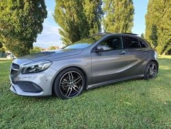 Grigio Usata 2018 Mercedes A180 AMG Tre volumi | 19.500 € (Buon prezzo)
