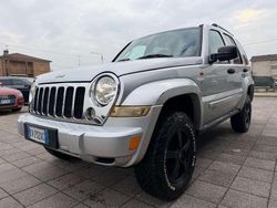 Argento Usata 2005 Jeep Cherokee Sport SUV | 4900 € (Cara)