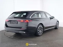 Grigio Usata 2023 Mercedes E220 Advanced Plus Station wagon | 49.950 € (Buon prezzo)
