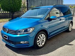 Usata 2016 VW Touran Business Monovolume | 15.000 € (Cara)