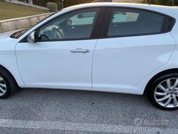 Bianco Usata 2018 Alfa Romeo Giulietta Due volumi | 10.000 € (Buon prezzo)