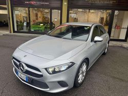 Grigio Usata 2019 Mercedes A180 Tre volumi | 21.800 € (Buon prezzo)
