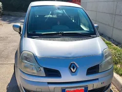Usata 2010 Renault Modus Monovolume | 2550 € (Buon prezzo)
