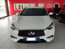 Bianco Usata 2017 Infiniti Q30 Premium Due volumi | 12.990 € (Buon prezzo)