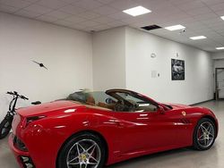 Rosso Usata 2010 Ferrari California Cabrio | 126.900 € (Buon prezzo)