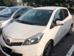 Bianco Usata 2011 Toyota Yaris Style Tre volumi | 6900 € (Buon prezzo)