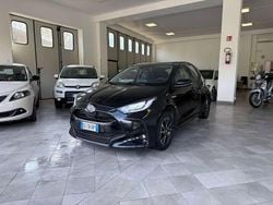 Nero Usata 2021 Toyota Yaris Hybrid Trend Tre volumi | 17.490 € (Buon prezzo)