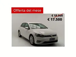 Pure white Usata 2020 VW Golf VIII Executive Due volumi | 17.500 € (Buon prezzo)