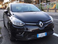 Nero Usata 2016 Renault Clio IV Intens Tre volumi | 8200 € (Buon prezzo)