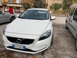 Bianco Usata 2017 Volvo V40 Momentum Station wagon | 15.000 € (Molto cara)