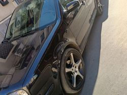 Nero Usata 2002 VW Golf IV Tre volumi | 2200 € (Buon prezzo)