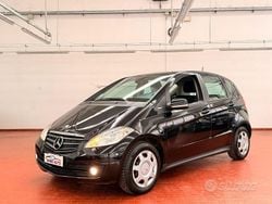 Nero Usata 2010 Mercedes A160 Elegance Tre volumi | 3200 € (Buon prezzo)