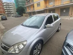 Usata 2007 Opel Astra Due volumi | 2000 € (Buon prezzo)