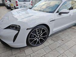 Bianco Usata 2023 Porsche Taycan Tre volumi | 57.000 € (Super prezzo)
