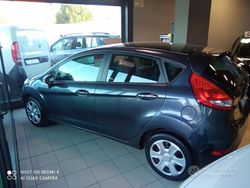 Grigio Usata 2008 Ford Fiesta Ghia Due volumi | 3990 € (Molto cara)
