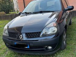 Nero Usata 2002 Renault Clio II Due volumi | 1100 € (Buon prezzo)