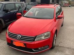 Rosso Usata 2011 VW Passat Station wagon | 4200 € (Buon prezzo)