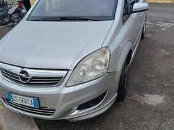 Grigio Usata 2008 Opel Zafira Monovolume | 1500 € (Buon prezzo)
