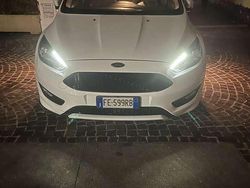 Usata 2016 Ford Focus ST-Line Tre volumi | 8500 € (Buon prezzo)