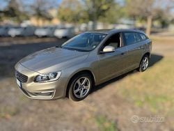 Oro Usata 2015 Volvo V60 Station wagon | 5600 € (Buon prezzo)