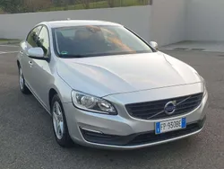 Argento Usata 2018 Volvo S60 Business Edition Tre volumi | 13.000 € (Buon prezzo)