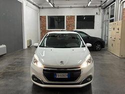 Usata 2015 Peugeot 208 Due volumi | 6700 €