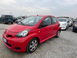 Rosso Usata 2009 Toyota Aygo Sol Due volumi | 4800 € (Buon prezzo)