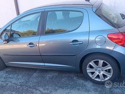Blu Usata 2007 Peugeot 207 Tre volumi | 2800 € (Buon prezzo)