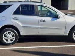 Grigio Usata 2006 Mercedes ML320 SUV | 11.000 € (Molto cara)