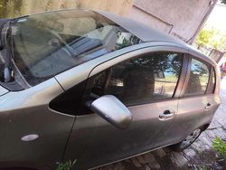 Grigio Usata 2006 Toyota Yaris Tre volumi | 4900 € (Buon prezzo)