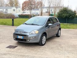 Grigio Usata 2010 Fiat Grande Punto Due volumi | 2600 € (Buon prezzo)