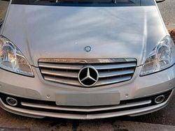 Grigio Usata 2011 Mercedes A180 Premium Tre volumi | 6550 € (Molto cara)