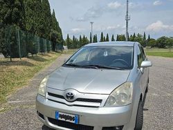 Grigio Usata 2005 Toyota Corolla Verso Monovolume | 2200 € (Cara)