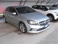 Argento Usata 2017 Mercedes A180 Tre volumi | 15.490 € (Buon prezzo)
