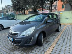 Grigio Usata 2011 Opel Corsa Tre volumi | 2600 € (Ottimo prezzo)
